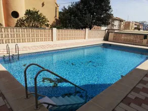 Apartment mit Pool und Garten - Image 5