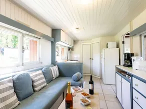 Bungalow with garden - Image 5