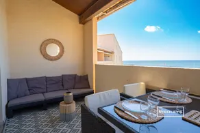 Holiday apartment with pool, barbeque & terrace | Beach view - Image 2