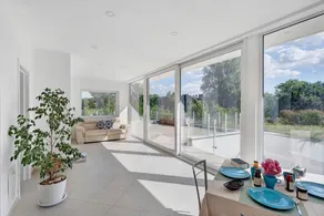 Gemütliches Apartment mit beheiztem Pool, Terrasse und Garten | Seeblick - Image 4