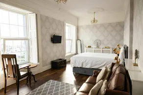 Holiday home with garden - Image 2