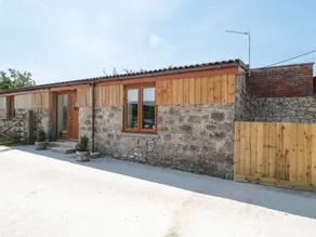 Cottage with garden - Image 2