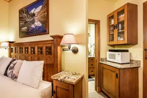 Independence Square Unit 309 | Downtown Hotel Room with A/C in Aspen, Wet Bar & More - Image 5