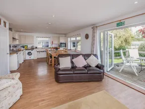 Family-friendly cottage with barbeque, terrace & garden | Dogs allowed - Image 3