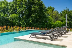 Villa with barbeque, pool & terrace - Image 2