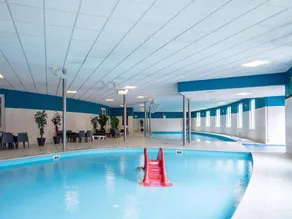 Family-friendly wonderful chalet with terrace & heated pool - Image 3