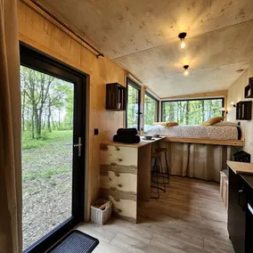 Eco-Responsible Designed Tiny House Perfect to Recharge in Sonchamps, Île-de-France - Image 5