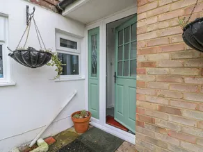 Cottage with garden | Beach view - Image 3