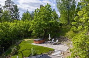House with garden, hot tub & terrace - Image 4