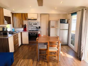 Holiday home with terrace, BBQ & pool - Image 4