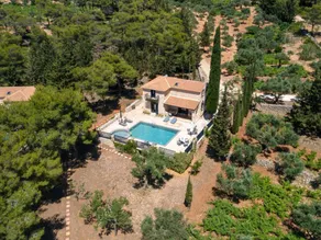 Holiday home with terrace, garden & barbecue | Sea view - Image 3