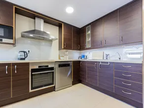 Holiday home with terrace & barbecue - Image 3