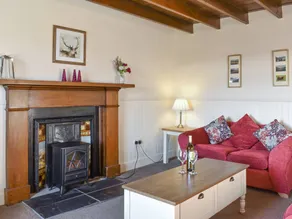 Cottage with BBQ & garden | River view - Image 2