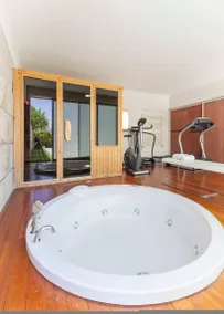 The Luxury and Nature Retreat with pool, jacuzzi and BBQ - Image 4