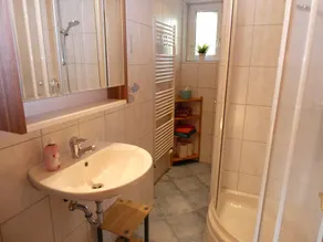 Nice holiday apartment with terrace - Image 4