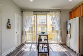 Grand appartement en copropriété convivial et familial avec barbecue, terrasse et piscine - Image 5
