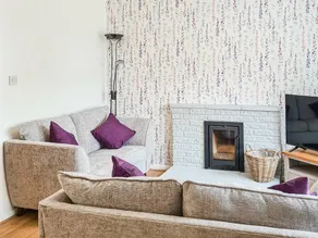 Cottage with barbecue & garden | River view - Image 3