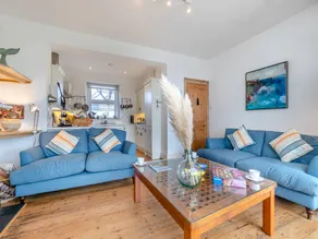 Cottage with jacuzzi & garden | Water view - Image 4