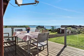 Holiday home with barbeque & terrace - Image 3