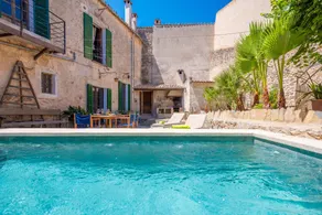 Fully equipped villa with terrace, private pool & barbeque - Image 3