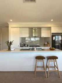 Family-friendly dedicated room with jacuzzi - Image 4