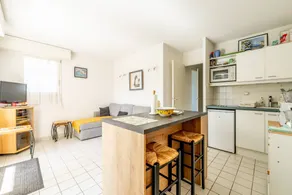 Appartement de vacances avec piscine, jardin et terrasse | Vue jardin - Image 5