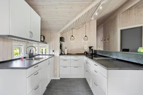Children-friendly house with jacuzzi, BBQ & terrace | Pets are welcome - Image 4
