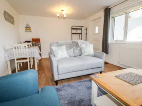 Cottage with garden | Beach view - Image 5