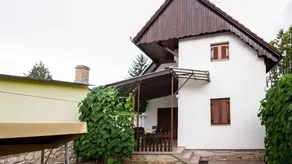 Wonderful holiday home with terrace, garden & BBQ - Image 2