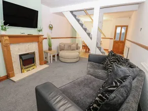 Cottage with garden & terrace | Beach view - Image 3