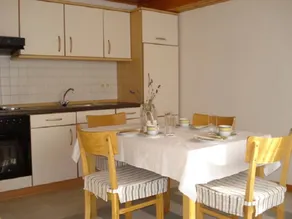 Flat with garden - Image 2