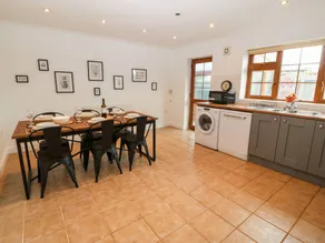 Cottage with garden - Image 5