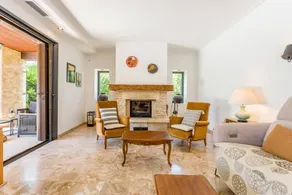 Holiday Home “La Villa D'antan - Pool” with Mountain View, Wi-Fi, and Air Conditioning - Image 4