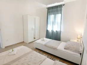 Apartment 2 in einer neuen Villa mit Pool in ruhiger Lage - Image 3
