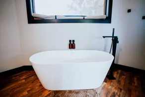 Luxurious Safari Tent for a Romantic Getaway in Cedar Bluff, Alabama - Image 5