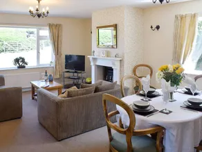 Family-oriented cottage with garden | Pet-friendly - Image 3