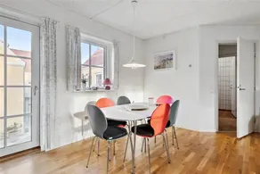 Wonderful holiday home with garden | Close to the beach - Image 4