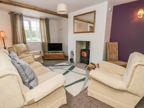 Cottage with garden - Image 3