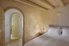 Villa with terrace - Image 3