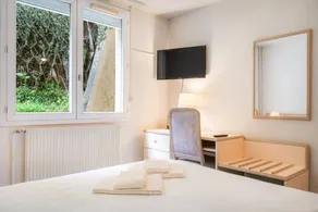 Dedicated room with garden & terrace - Image 4