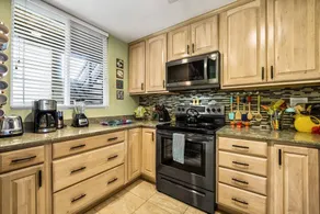 Appartement en copropriété avec piscine et barbecue - Image 2