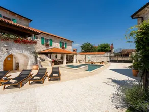 Beautiful stone villa with private pool and fenced yard - pets are welcome - Image 5