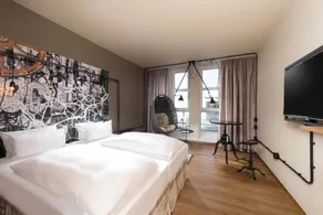 Flat with terrace - Image 2