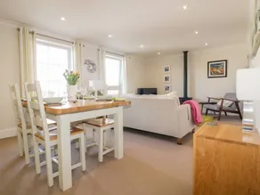 Family-oriented pleasant cottage with barbeque & garden | Beach view - Image 3