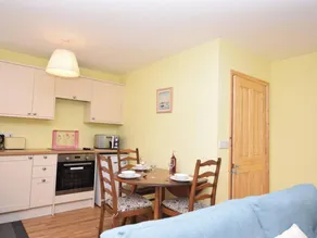 Cottage with 2 rooms for 4 persons - Image 4