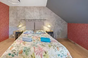 Maison d'hôtes avec piscine, terrasse et jardin | Vue jardin - Image 2