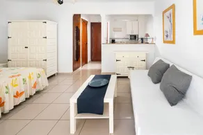 Apartment 'Estudio 03 -09' with Sea View, Wi-Fi and Air Conditioning - Image 5