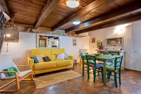 Amethyst attic in Old Town by sea - Image 3