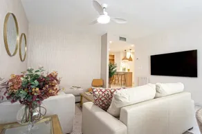 Fully equipped holiday apartment with terrace | Close to Granada Cathedral - Image 2