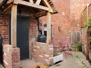 Cottage with garden & jacuzzi - Image 4